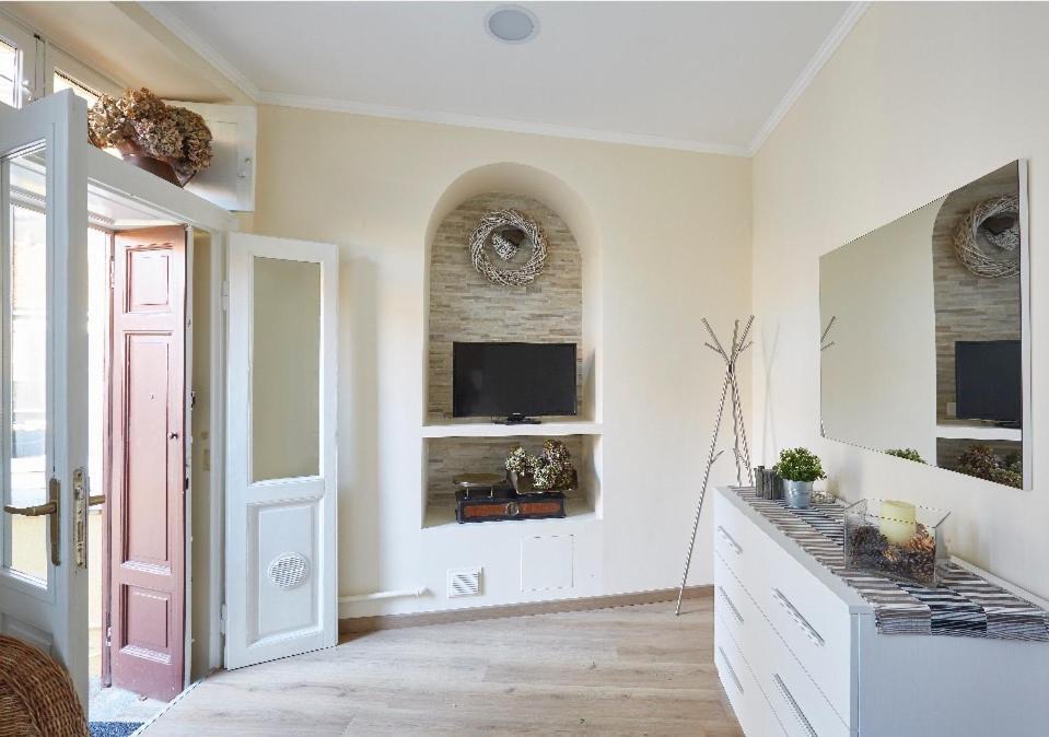 Beautiful Bohemian Apartment In Center Conditioned Air Комо Экстерьер фото