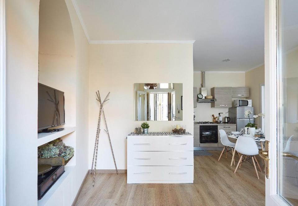 Beautiful Bohemian Apartment In Center Conditioned Air Комо Экстерьер фото